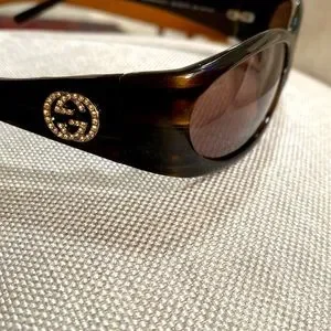 GUCCI brown sunglasses ? GG logo on temples in crystal made in Italy GUCCI 3864 Red Green Stripe Brown Havana Classic Star Logo  main image 4